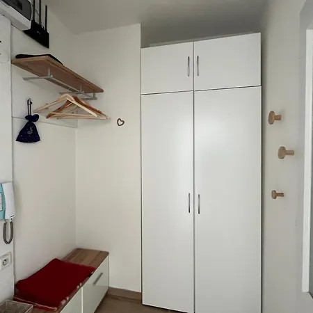 Apartment Sunny Minimalistic Flat Near Metro Opatov