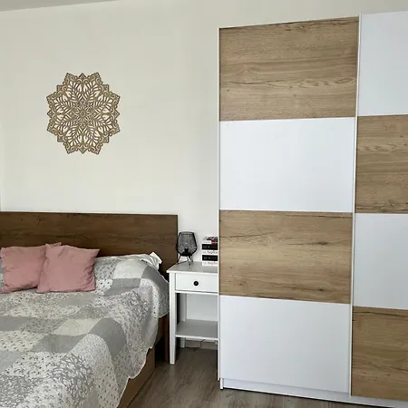 Sunny Minimalistic Flat Near Metro Opatov Appartamento Praga